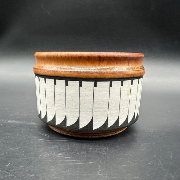 Vintage Oversized Soup Mug Artist Signed 1985 Art Pottery Geometric Brown Bowl - Picture 5 of 12